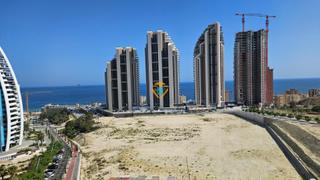 Pis a Via Parque. Vivienda de esquina con garaje, trastero y vistas al mar!