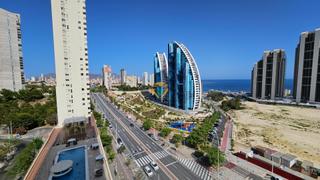 Pis a Via Parque. Vivienda de esquina con garaje, trastero y vistas al mar!