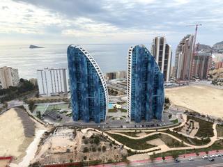 Apartament a Via Parque. Espectacular vivienda reformada con vistas al mar en la zona pon