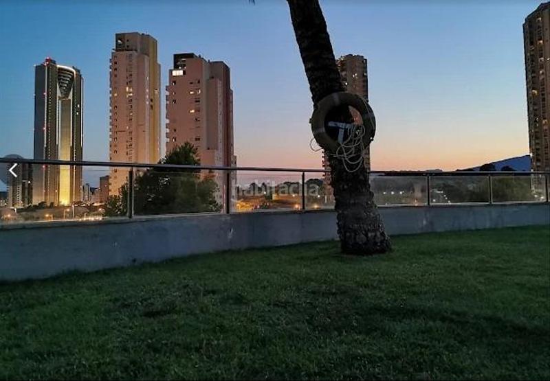Foto e3fa0f89-2b29-411c-8e83-f4a867b2072a. Apartament amb aparcament a Via Parque Benidorm