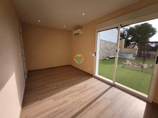 Chalet en Montebello - Nou Espai. Esplndido chalet reformado en montebello en la nuca