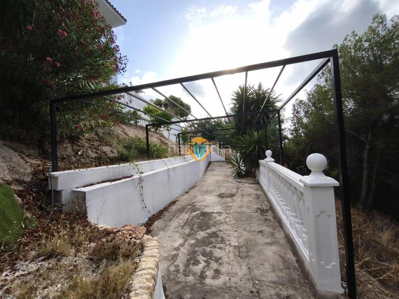 Foto 0fe3b83d-9f7e-47b4-a94b-3562420c9748. Xalet amb aparcament piscina a Montebello - Nou Espai Nucia (la)