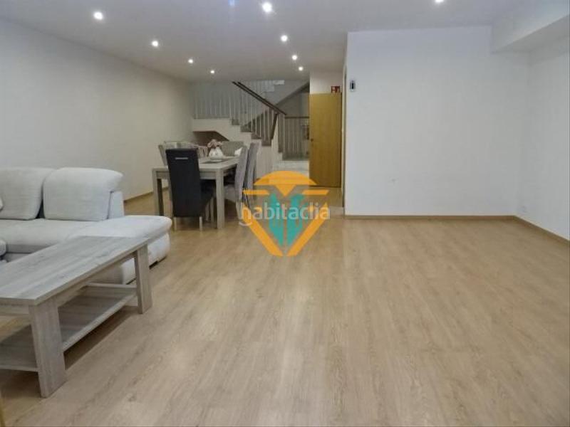 Foto 8355317f-b933-4397-bd03-4809ff5c139e. Casa pareada amplio pareado en excelente ubicación en Nucia (la)