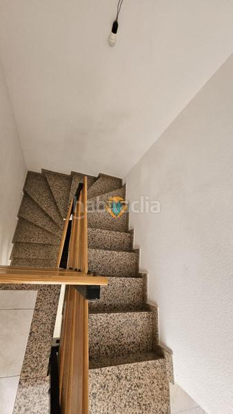 Foto b839d7cd-c6a9-4816-97e1-606ce792ebd0. Casa adosada amplio adosado en urbanización, ideal para familias en Polop