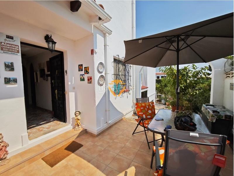 Foto 4c1a9f05-4e90-408c-84e5-2c4ab1f89dab. Casa adosada encantador adosado en la nucía tu hogar ideal te espera! en Benidorm