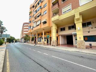 Appartement à Colonia Madrid. Piso con garaje cabinado en zona beniardá