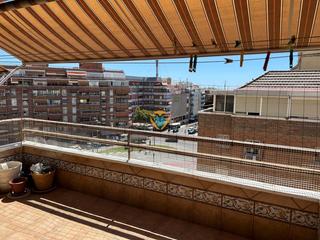 Àtic a Colonia Madrid. Espectacular ático en benidorm con vistas al mar y garaje inclui