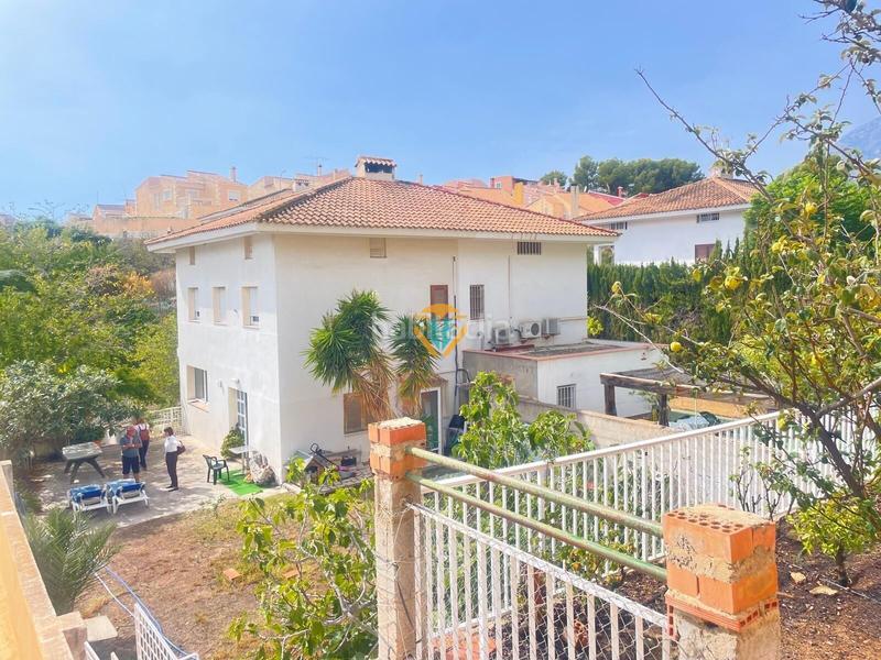 Foto 08afb240-6c42-4453-875e-94e995734430. Doppelhaus mit parking pool in San Rafael - Nucia Park Nucia (la)