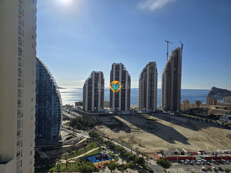 Foto 7cdf9b9c-90e9-471d-8362-44fc6e656bc2. Apartament amb calefacció aparcament piscina a Via Parque Benidorm