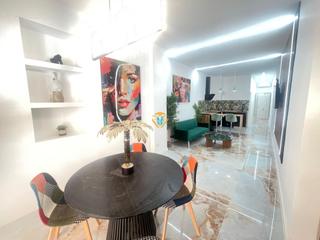 Apartament a Centro Urbano. Tu refugio en benidorm apartamento reformado con encanto!