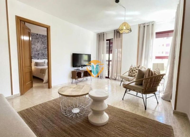 Foto 45604b7b-1454-47c5-bed9-74ec8442cbc4. Apartament amb calefacció piscina a Playa Poniente Benidorm