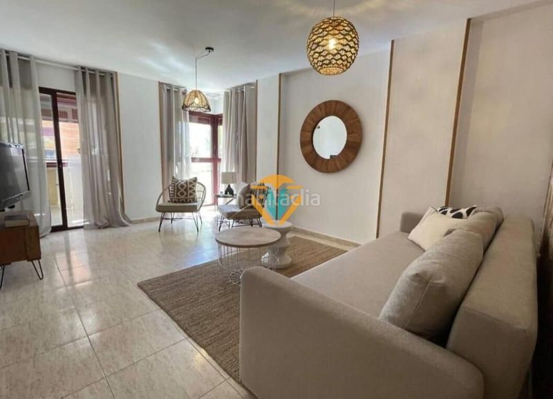 Foto 9d9ae80e-7652-4485-8100-eb52fbf608ea. Apartament amb piscina a Playa Poniente Benidorm
