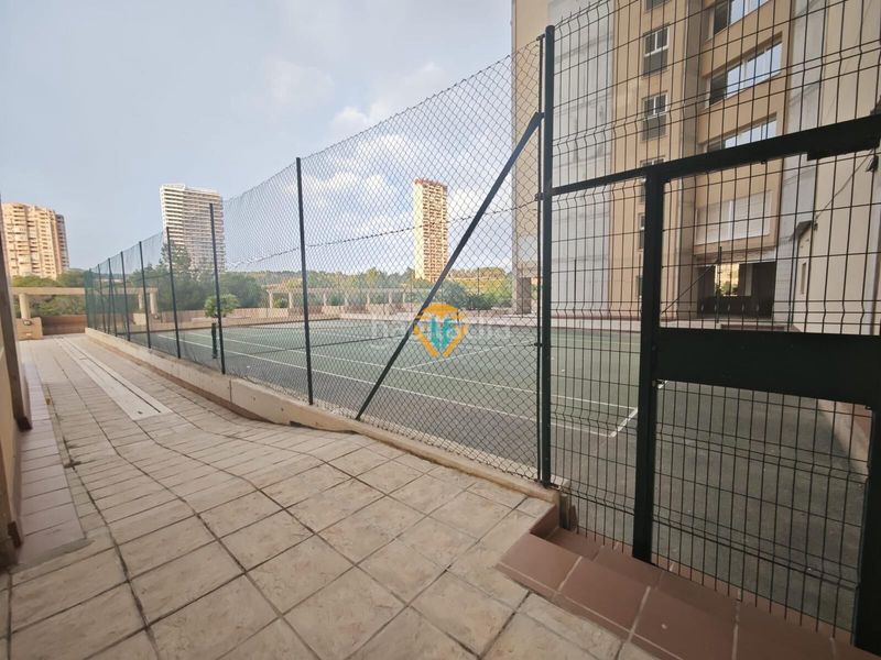 Foto 00554ae1-bb71-4ddd-b2b2-925c510d185c. Apartament amb aparcament piscina a Via Parque Benidorm