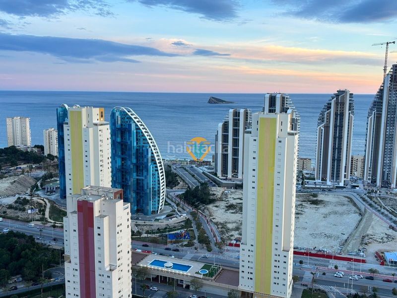 Foto b767e741-787a-4f61-a299-8c21c6eeabc3. Apartament amb aparcament piscina a Via Parque Benidorm