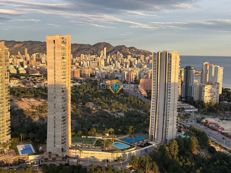 Foto f072f01a-af1e-42f8-bca3-b304cc3b447c. Apartament amb aparcament piscina a Via Parque Benidorm