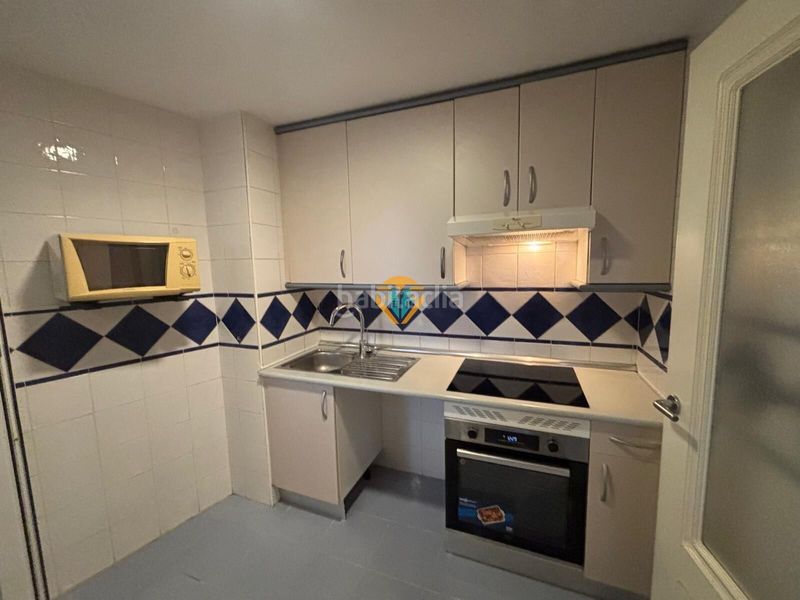 Foto f29a61b7-645e-403c-b6fd-1685ac7c13ac. Apartament amb aparcament piscina a Via Parque Benidorm