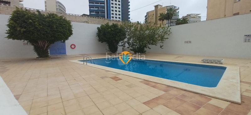 Foto 253198c8-dbcb-4e89-8ee8-d8b3543553e4. Apartament amb piscina a Playa Levante Benidorm