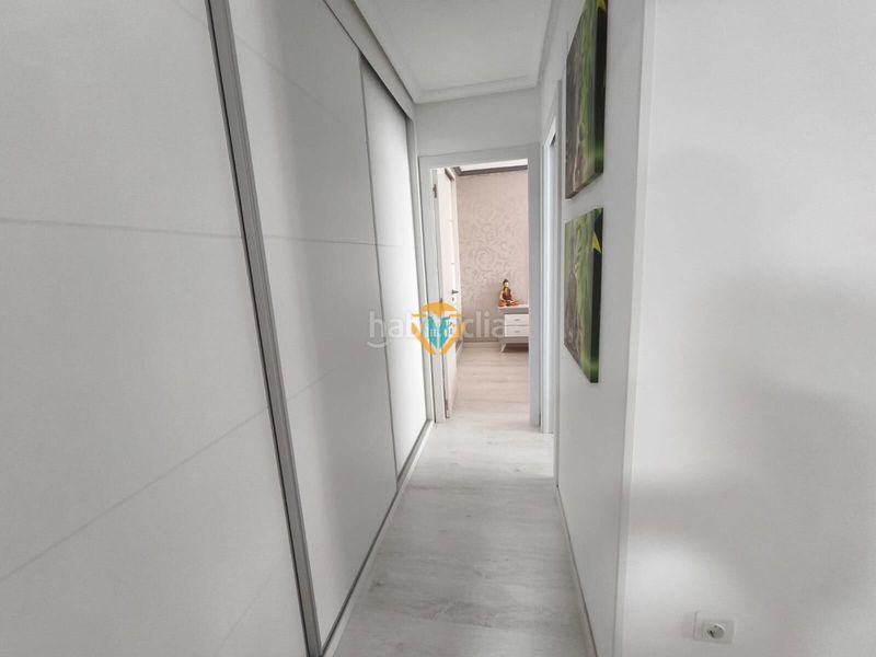 Foto 032bc27e-f2f3-442c-a7c3-4fdbb1ef72f8. Casa adossada amb aparcament piscina a Playa Poniente Benidorm