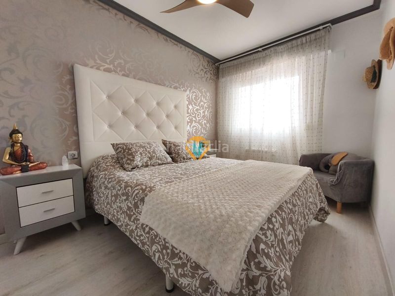 Foto 520f2384-7e23-42f3-beec-9a9861a091b1. Casa adossada amb aparcament piscina a Playa Poniente Benidorm