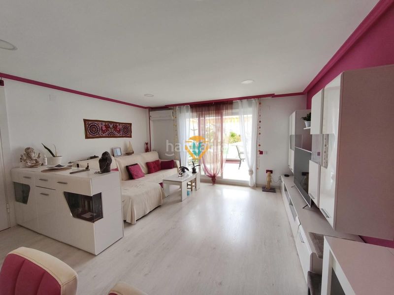 Foto b43d930f-9d8d-4f27-b089-6fc2a6d13174. Casa adossada amb aparcament piscina a Playa Poniente Benidorm