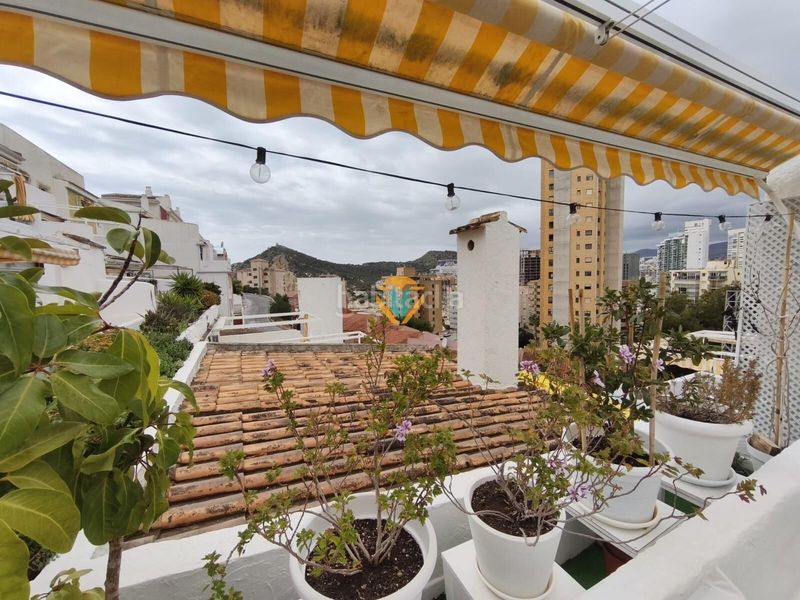 Foto c1f0d399-c689-430f-b6e2-22ee832e9ade. Casa adossada amb aparcament piscina a Playa Poniente Benidorm