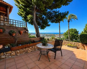 Semi detached house in Golf Bahía. Encantador adosado en venta en bahía golf, finestrat