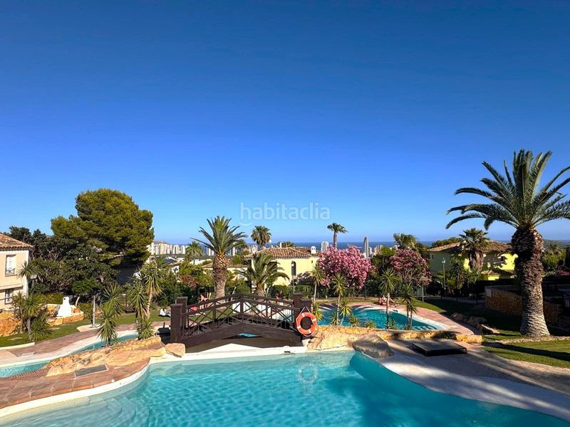 Foto c9f8248c-db19-449a-a11c-f9e1de0f8453. Casa adossada amb piscina a Golf Bahía Finestrat