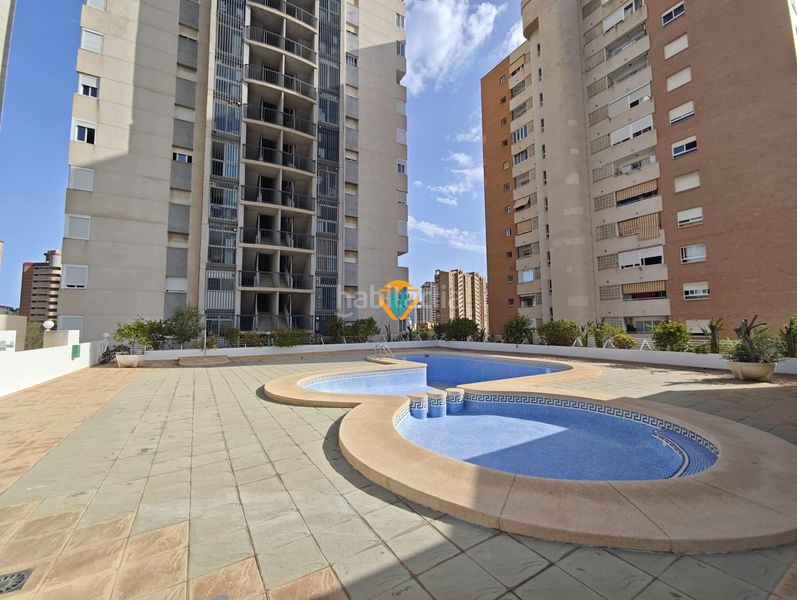 Foto c0e21dc6-c041-475b-b0f4-6f21e57b8453. Pis amb aparcament piscina a Playa Poniente Benidorm
