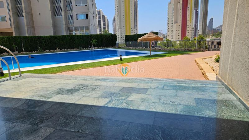 Foto 5e4bd4c7-0ebd-4134-9bb7-887973b167df. Apartament amb aparcament piscina a Via Parque Benidorm