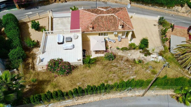 Foto 98e9fb2d-8c3d-45cb-804a-d8a69b2c6dad. Casa adossada amb aparcament a Coloma Nucia (la)