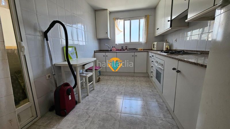 Foto 62080dbc-ef8d-48ea-aca4-21616cb05be0. Flat with parking pool in Playa Poniente Benidorm