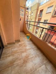 Apartamento en Centro Urbano. Apartamento con 3 habitaciones en el centro de benidorm