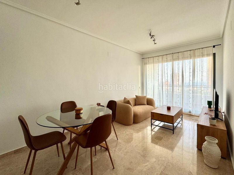Foto 251a3c89-a66b-4391-aa35-493af1b5dbf6. Apartament amb aparcament piscina a Via Parque Benidorm