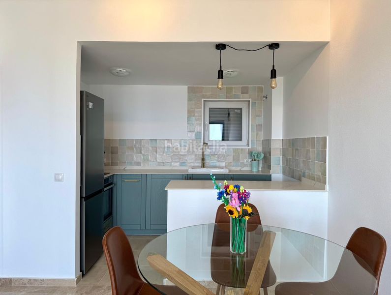 Foto e15bda43-a970-449b-96ea-d852bc346946. Apartament amb aparcament piscina a Via Parque Benidorm