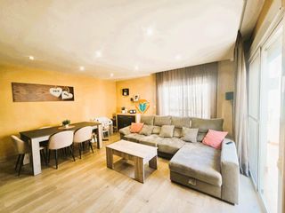 Appartement à La Nucia Pueblo. Espectacular piso reformado con garaje y trastero en la nucía