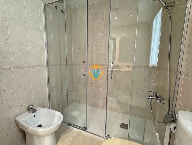 Foto a512c5e2-9446-4aaf-8304-9f9500816a1f. Xalet amb aparcament piscina a balcón de Finestrat-terra marina Finestrat
