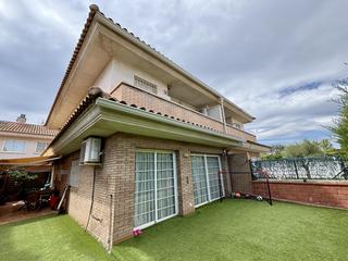 Chalet à Regueral - Prat d'en Forés. Cerca padel cambrils y casa de colonies la marinada