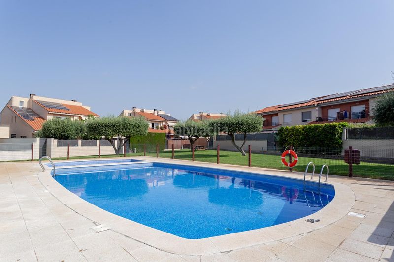 Foto 4e7a96e5-6b06-48ec-bd18-0c725e9c5390. Casa aparellada amb calefacció aparcament piscina a Cambrils