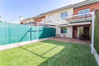 Casa aparellada a Els Ametllers
