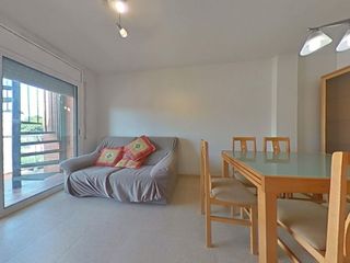 Penthouse in Platja de Llevant. Centro de salou, cerca de comercios y servicios.