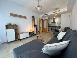 Rent Flat in Alqueries (Les) / Alquerías del Niño Perdido. Luminoso piso con garaje y trastero – listo para entrar a vivir