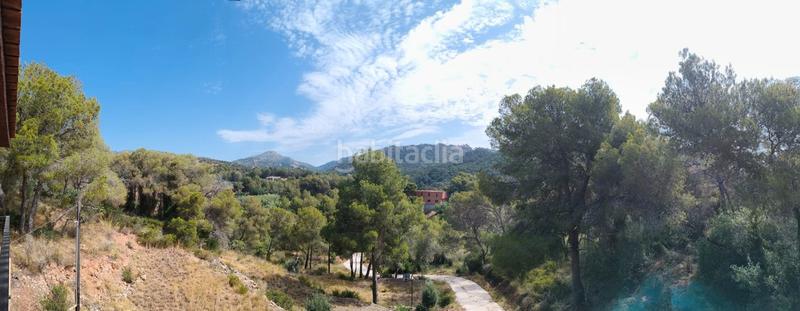 Foto f04bbb91-708f-49ba-ad7a-86d8a15e7258. Xalet amb xemeneia aparcament a Serra