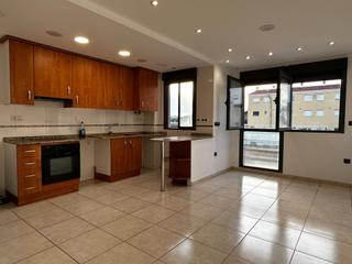 Miete Etagenwohnung  Avinguda vilafranca. Alquiler de larga duración – vivienda exterior muy luminosa