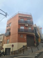 Casa adosada  Carrer dels pirineus. Casa adosada con 3 habitaciones con parking, calefacción y aire