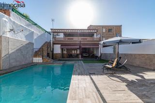 Maison à Villanueva Mesía. Lujosa casa con piscina en villanueva del mesía