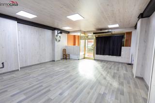 Locale commerciale in Cartuja. Completo local en zona norte