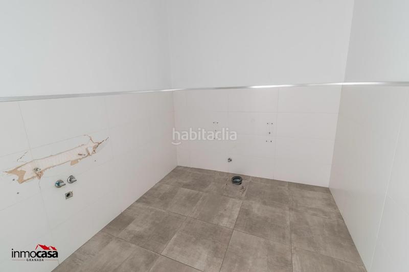 Foto 1dddc3ac-fd1b-4867-aec3-8bd56424150a. Local comercial en calle doctor fleming 1 local comercial en esquina en el centro en Armilla