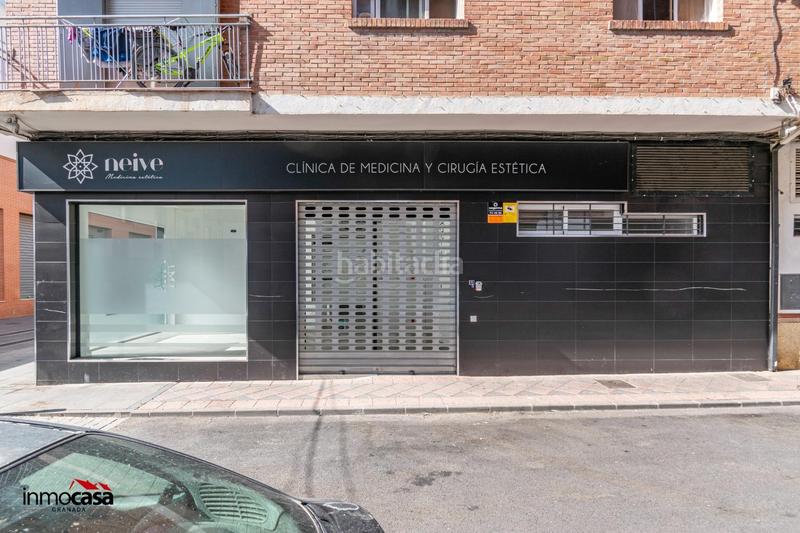 Foto 9614535b-bd67-457a-96ae-bead462e16e6. Local comercial en calle doctor fleming 1 local comercial en esquina en el centro en Armilla