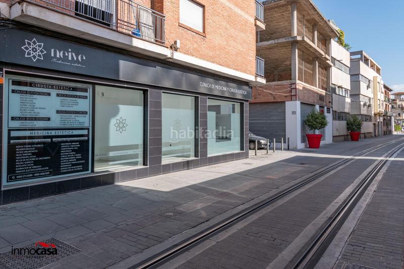 Foto 9fa35605-bb94-4799-8c55-f149c84d5672. Local comercial en calle doctor fleming 1 local comercial en esquina en el centro en Armilla