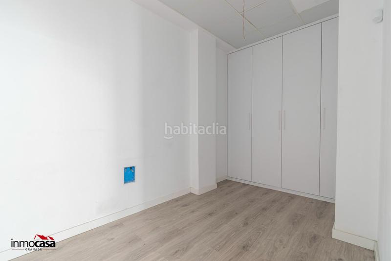 Foto d8958299-915a-4b96-8cf5-f0e41ac84902. Local comercial en calle doctor fleming 1 local comercial en esquina en el centro en Armilla